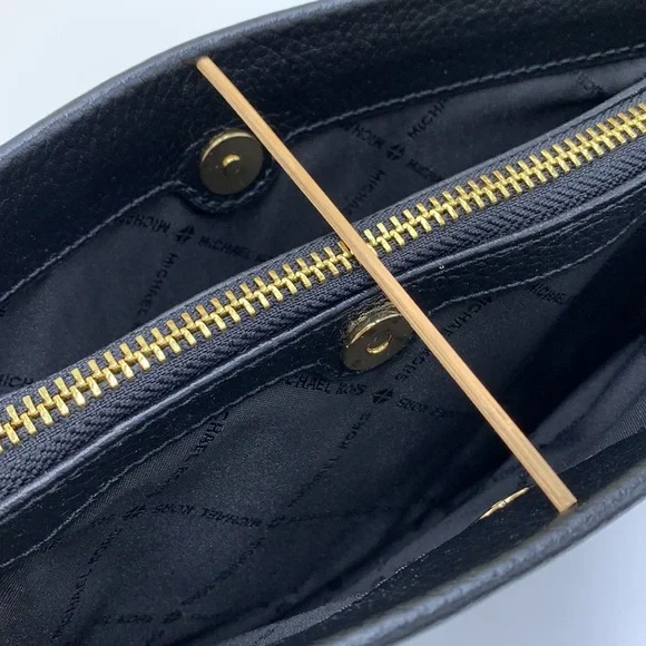 MICHAEL KORS LARGE TRIPLE XBODY BAG BLACK COLOR - Picture 6 of 16